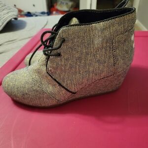 Toms wedges